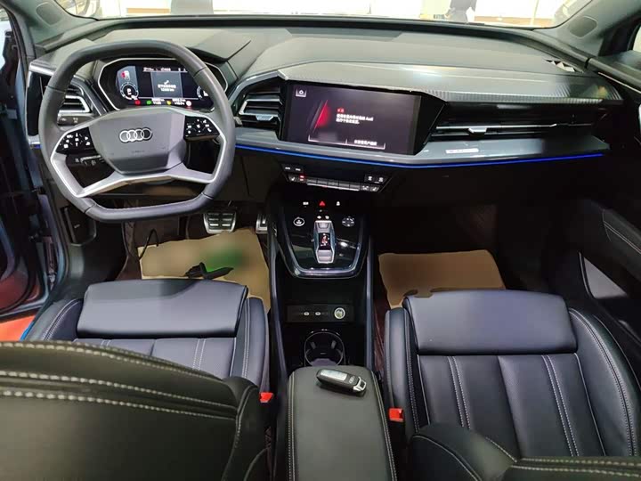 Фото 10 - Audi Q4 e-tron