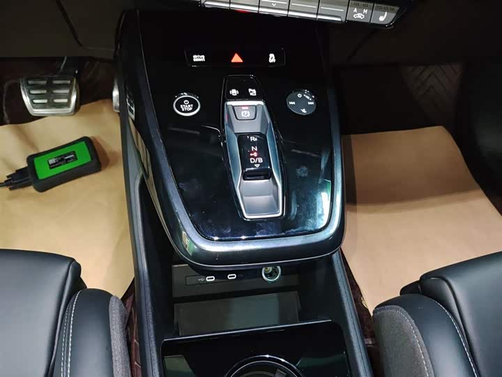 Фото 14 - Audi Q4 e-tron