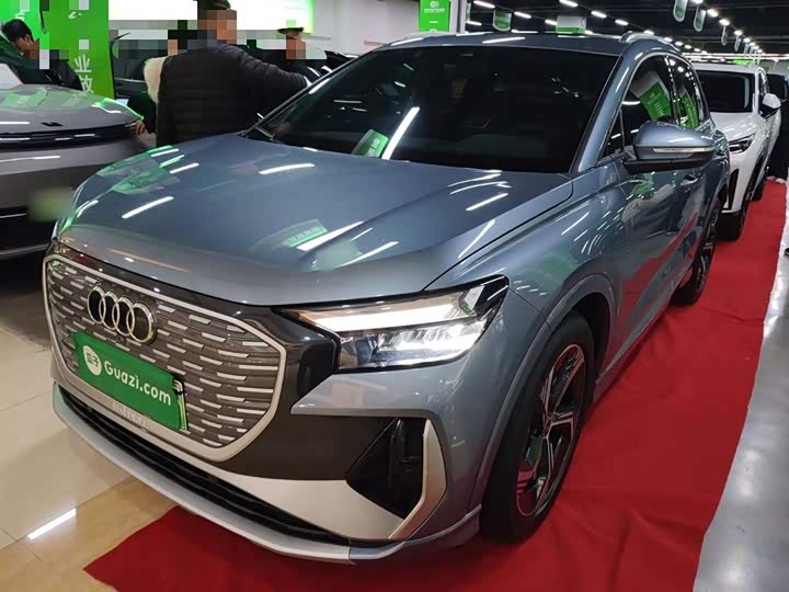 Фото 2 - Audi Q4 e-tron