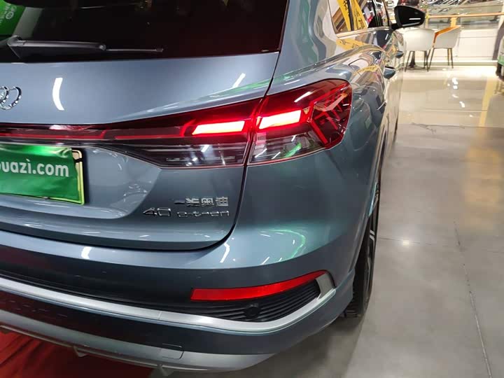 Фото 8 - Audi Q4 e-tron