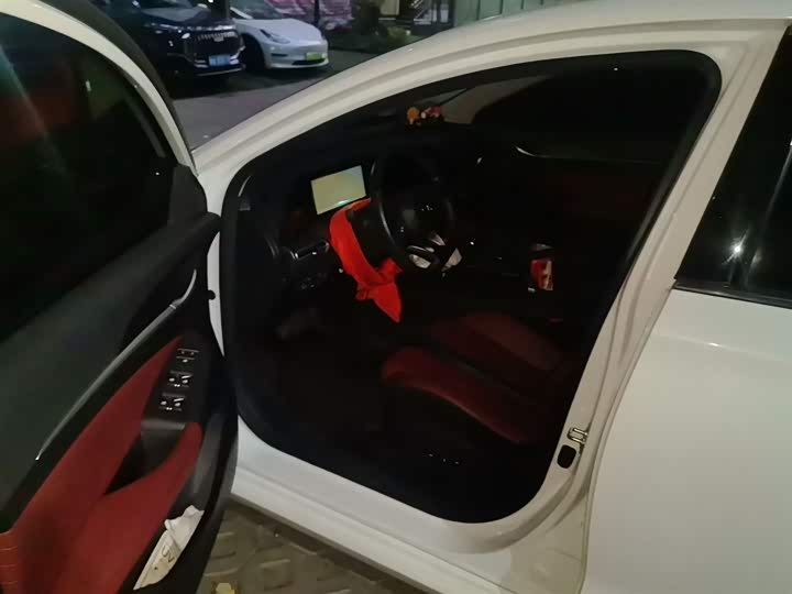 Фото 14 - Changan Eado Plus