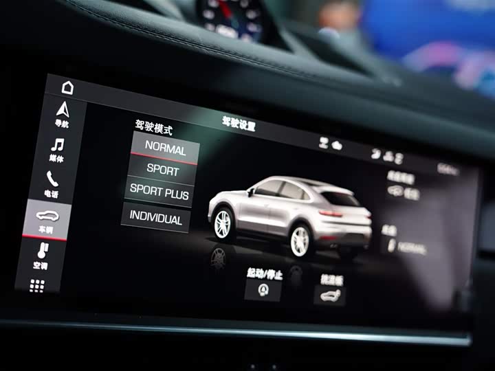 Фото 10 - Porsche Cayenne