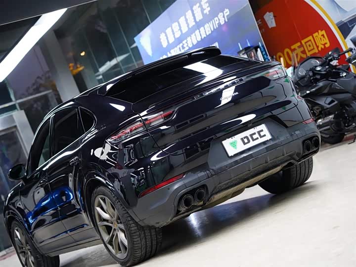 Фото 2 - Porsche Cayenne