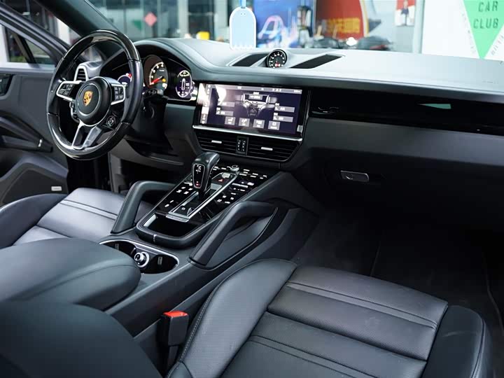 Фото 51 - Porsche Cayenne