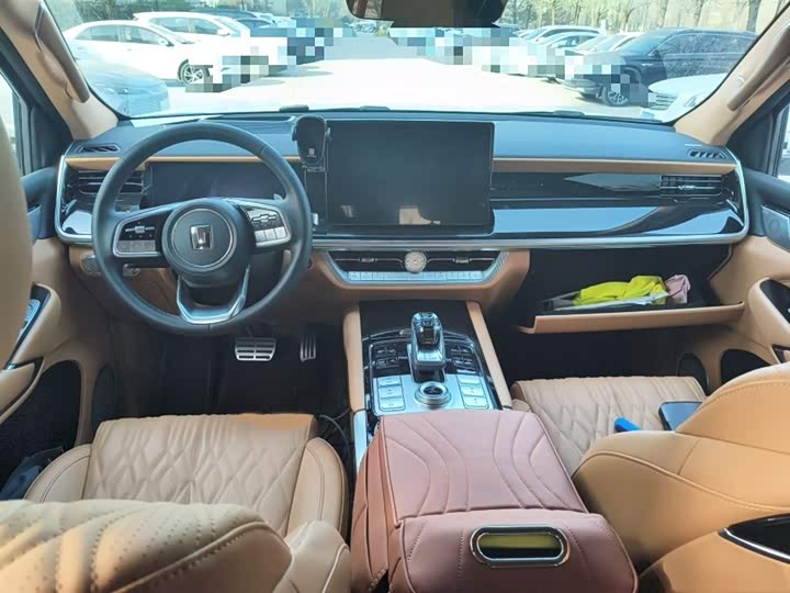 Фото 13 - Tank 500 Hybrid