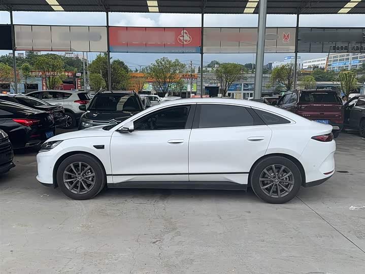 Фото 13 - BYD Qin L