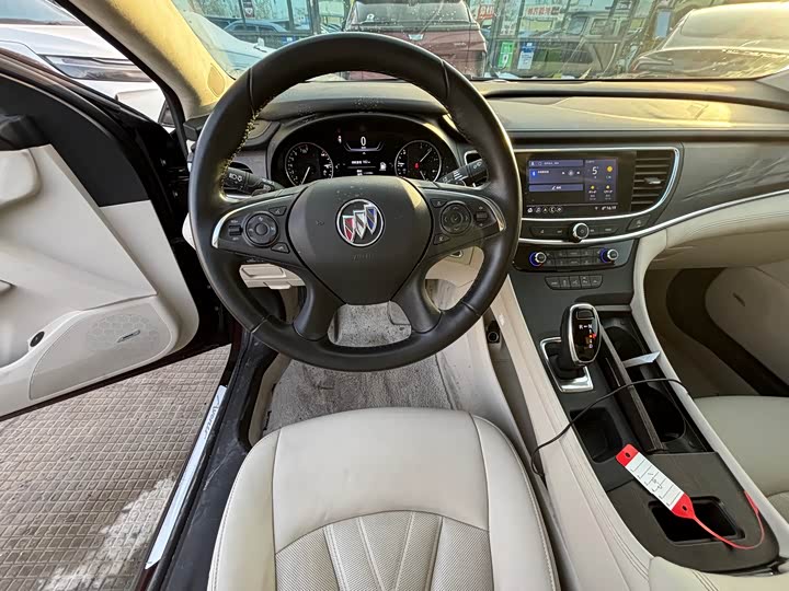 Фото 10 - Buick LaCrosse