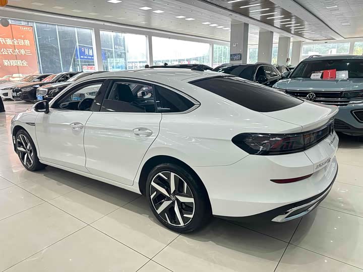 Фото 13 - Volkswagen Lamando L