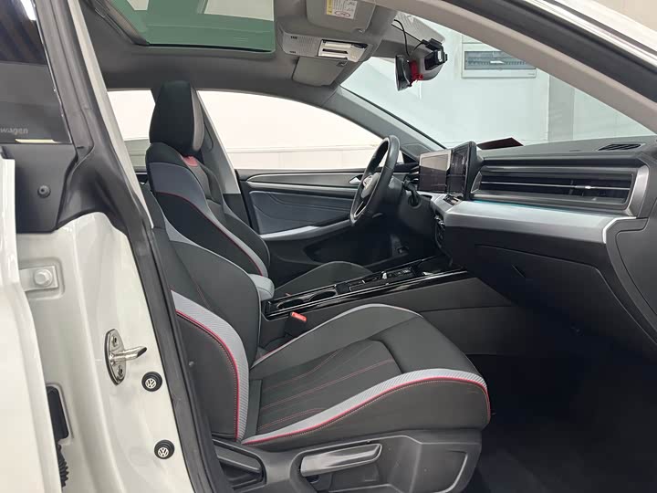 Фото 7 - Volkswagen Lamando L