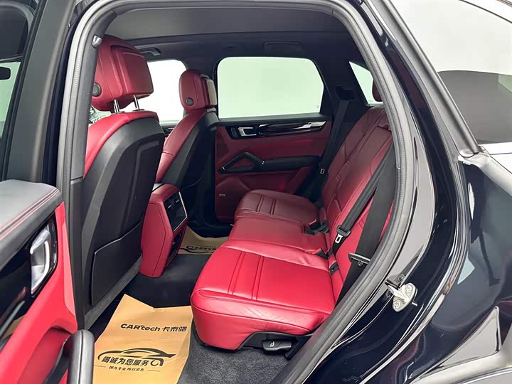 Фото 9 - Porsche Cayenne