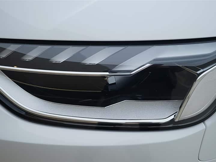 Фото 14 - Audi A4L