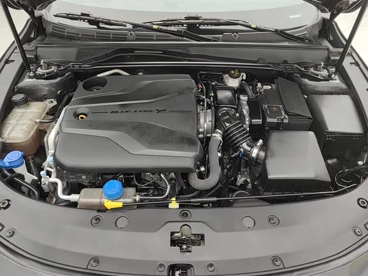 Фото 10 - Changan UNI-V