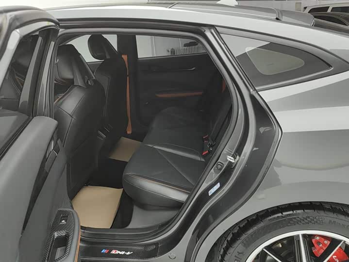 Фото 11 - Changan UNI-V