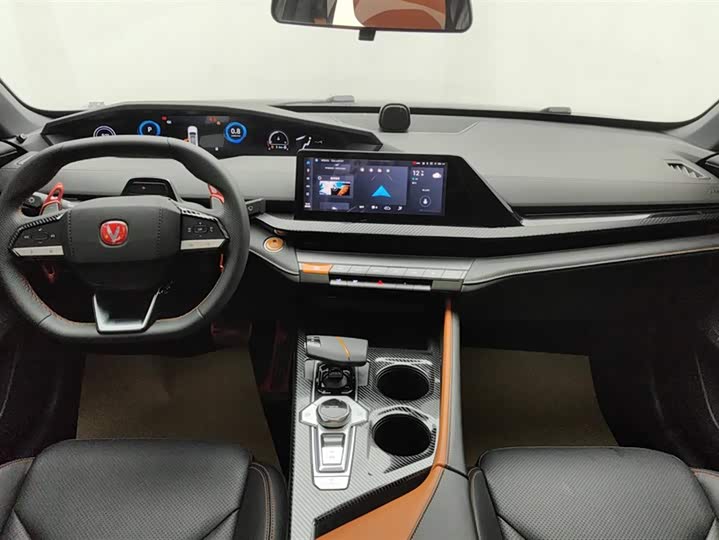 Фото 12 - Changan UNI-V