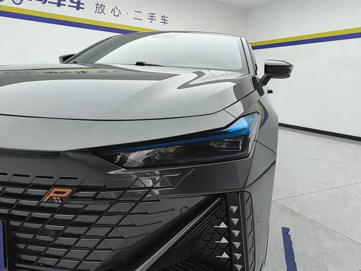 Фото 5 - Changan UNI-V