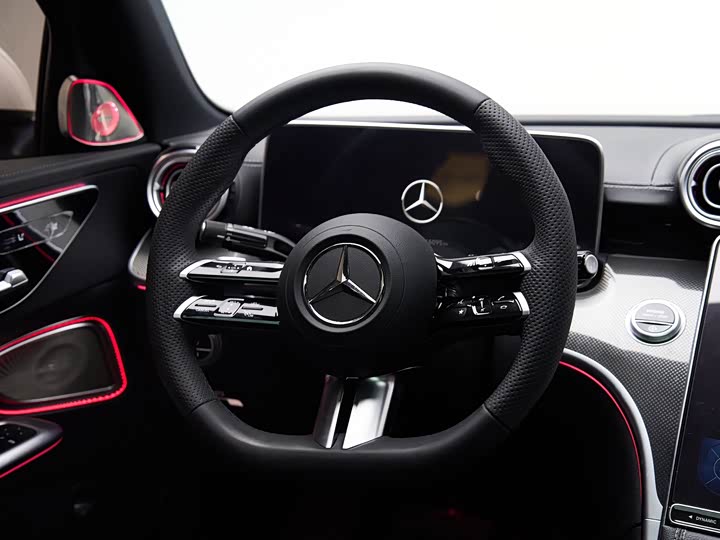 Фото 10 - Mercedes-Benz C-Class