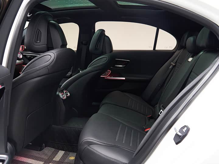 Фото 19 - Mercedes-Benz C-Class