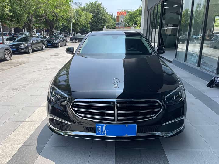 Фото 7 - Mercedes-Benz E-Class