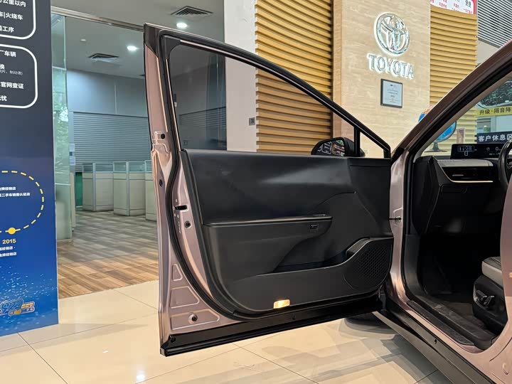 Фото 7 - Toyota bZ3