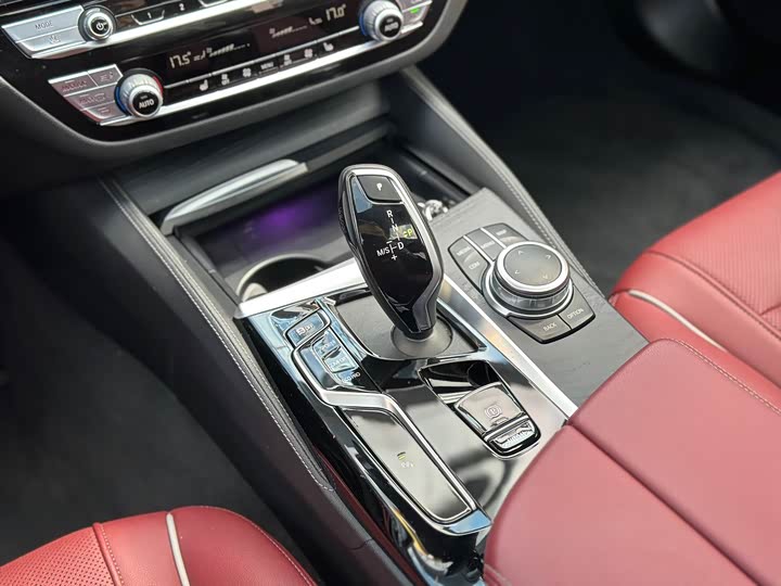 Фото 12 - BMW 5 Series