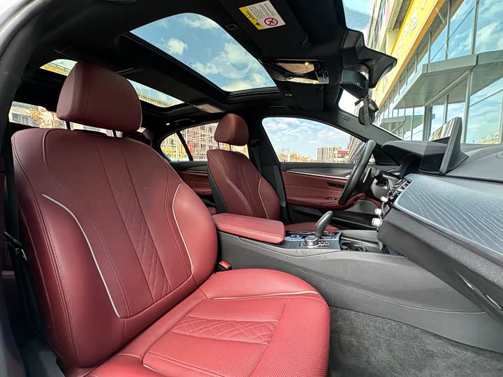 Фото 16 - BMW 5 Series