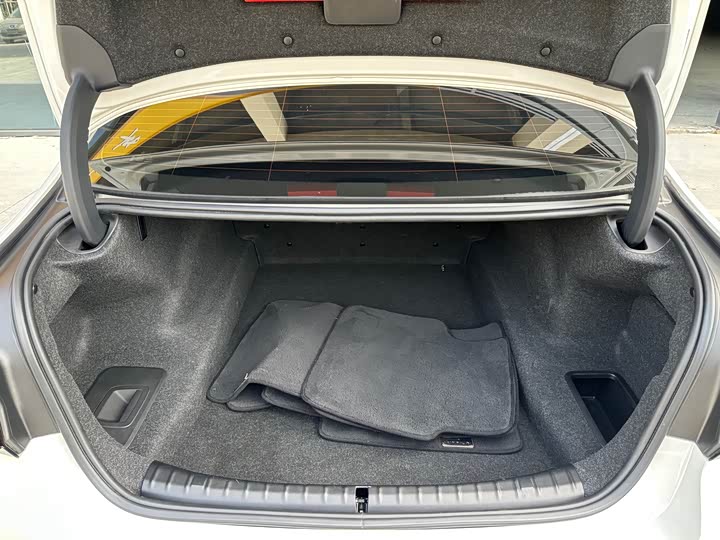 Фото 17 - BMW 5 Series