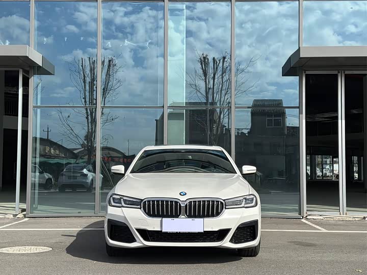 Фото 2 - BMW 5 Series