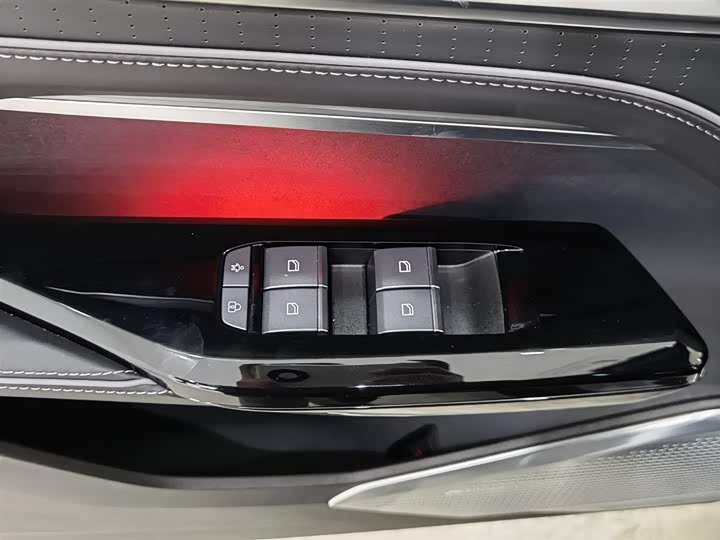 Фото 9 - HiPhi Y