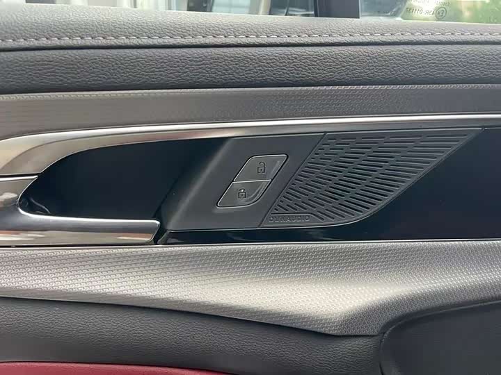 Фото 6 - Hongqi H5