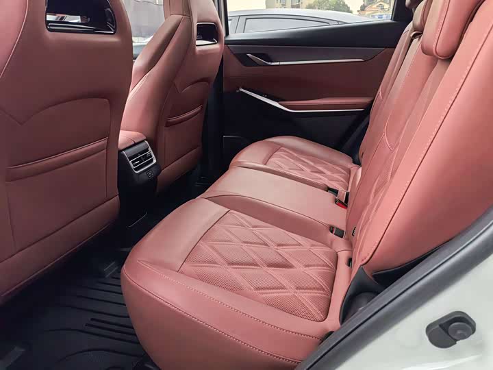 Фото 10 - Changan CS75 Plus