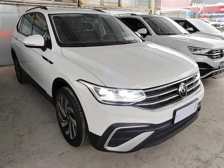 Фото 4 - Volkswagen Tiguan L Pro