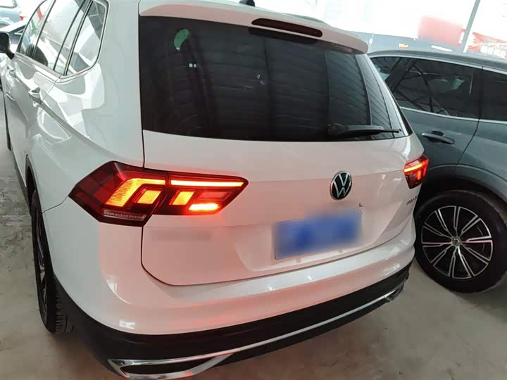 Фото 6 - Volkswagen Tiguan L Pro