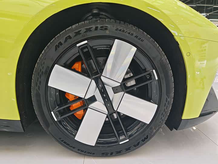 Фото 14 - XPeng P7