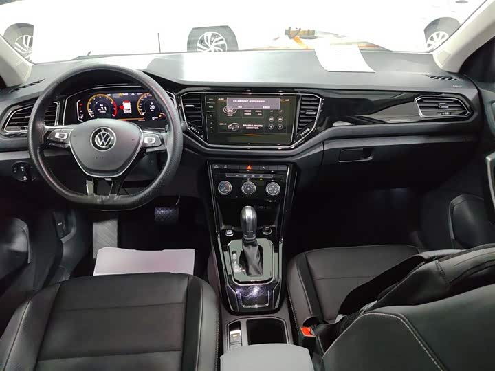 Фото 10 - Volkswagen T-Roc