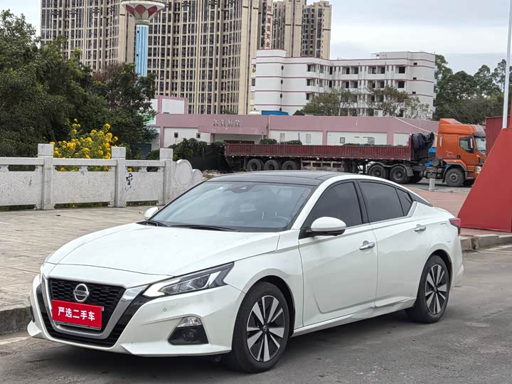 Фото 1 - Nissan Teana