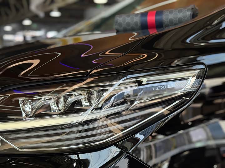 Фото 26 - Lexus LM