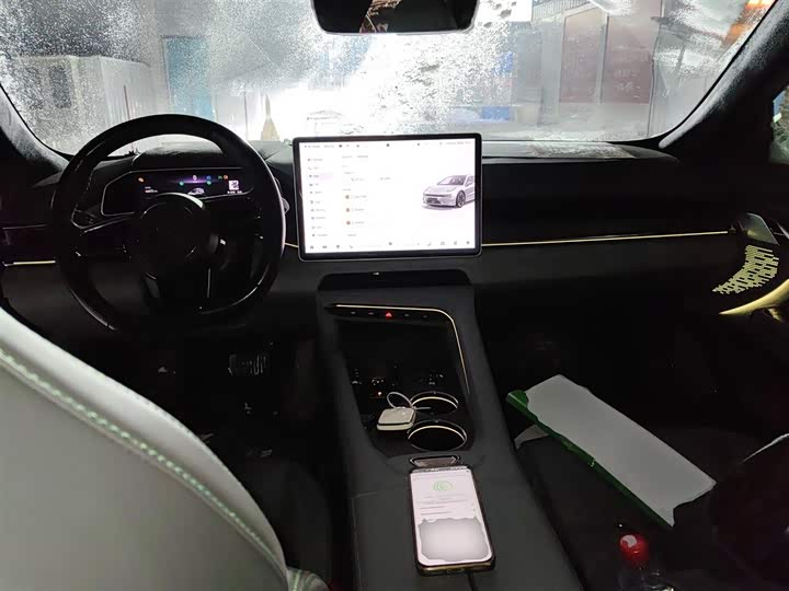 Фото 10 - Zeekr 001