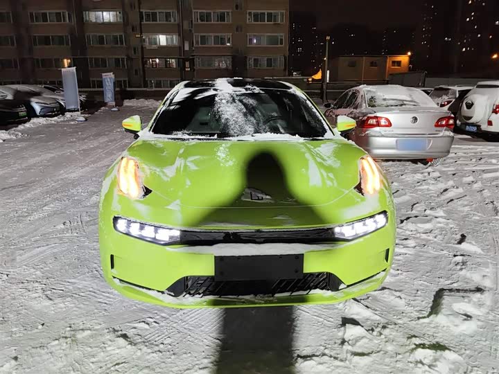 Фото 3 - Zeekr 001