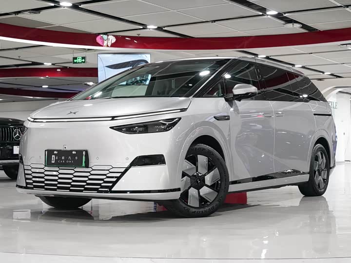 Фото 1 - XPeng X9