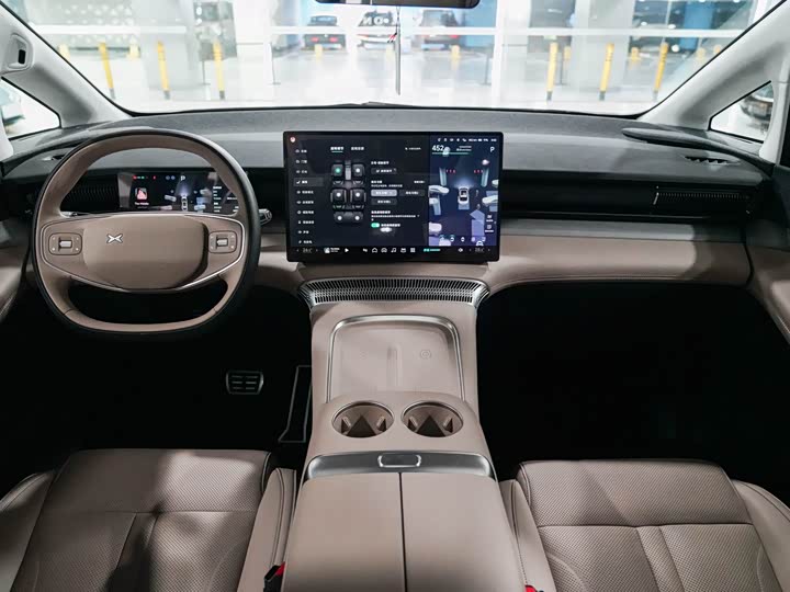 Фото 14 - XPeng X9