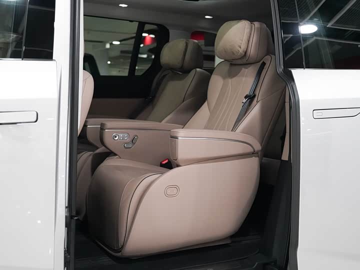 Фото 17 - XPeng X9