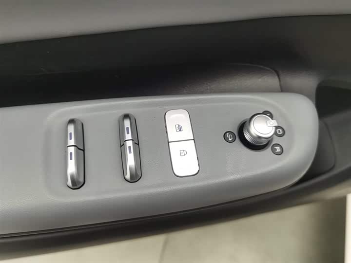 Фото 9 - Dongfeng Nammi 01