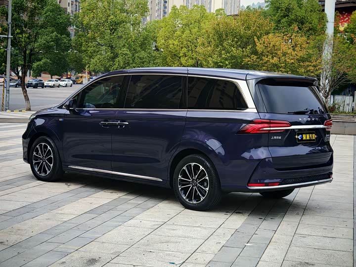 Фото 4 - Roewe iMax 8