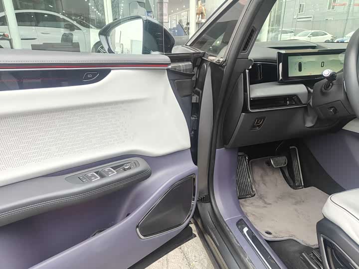 Фото 7 - HiPhi X