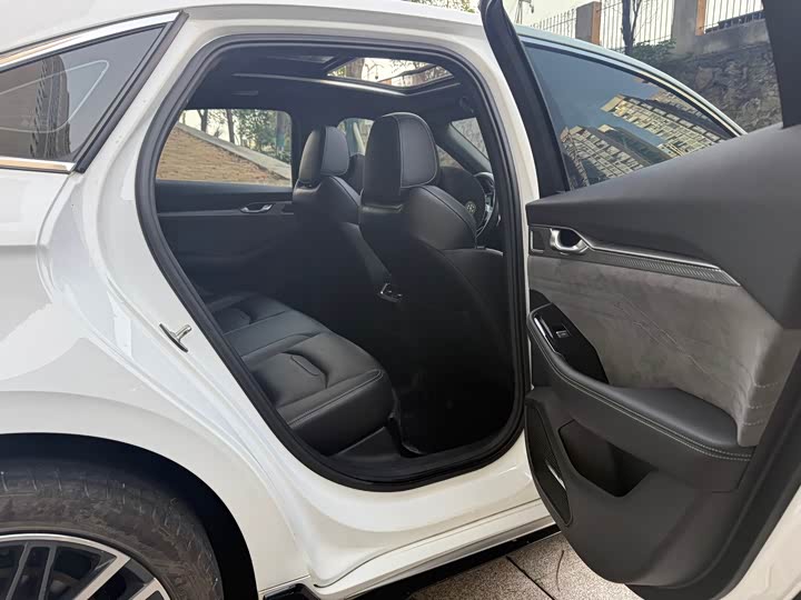 Фото 10 - Geely Preface