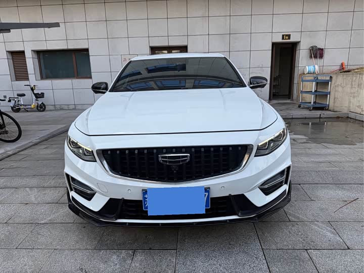 Фото 2 - Geely Preface
