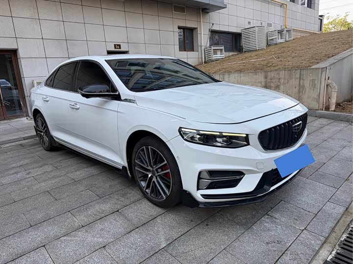 Фото 3 - Geely Preface