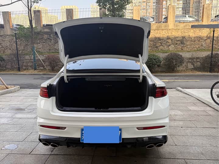 Фото 7 - Geely Preface