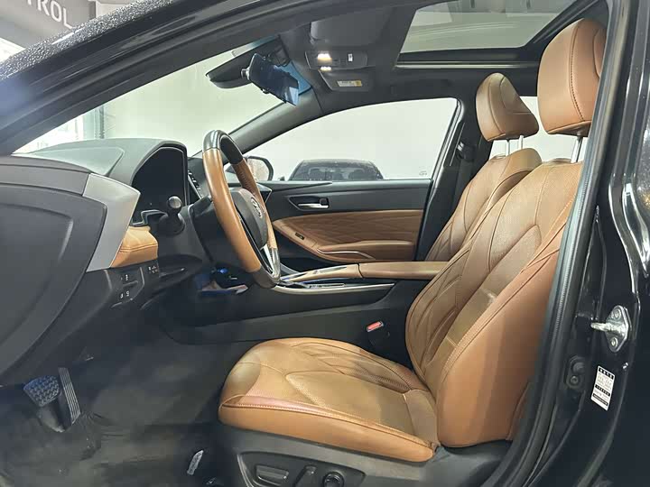 Фото 14 - Toyota Avalon