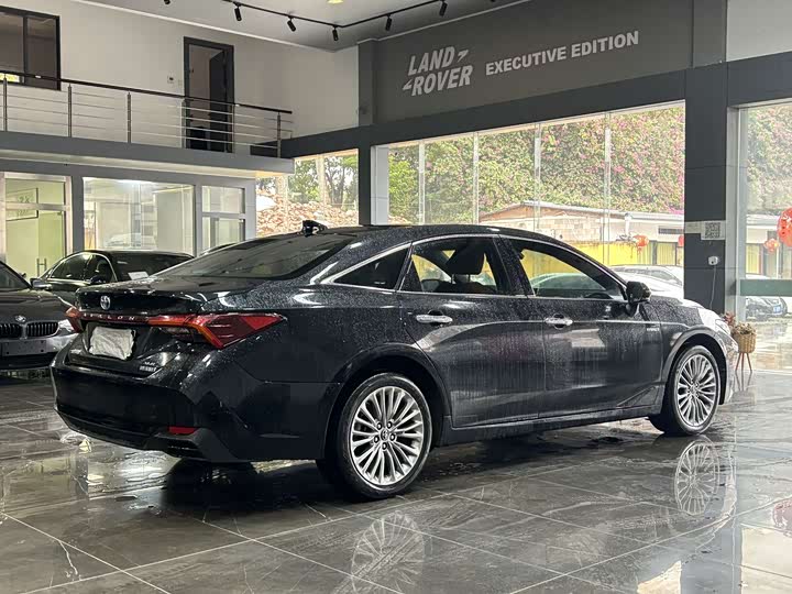 Фото 3 - Toyota Avalon